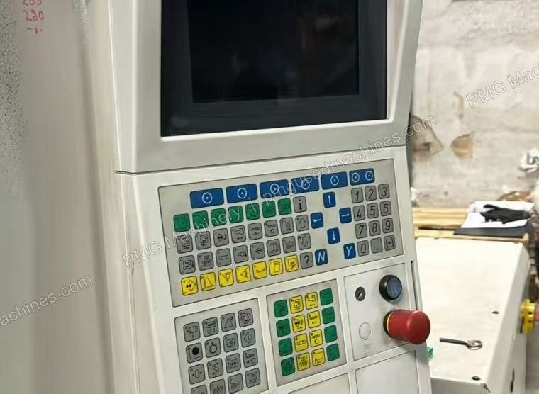 待确认 ARBURG Injection Molding Machine (Model Pending) machine photo 2