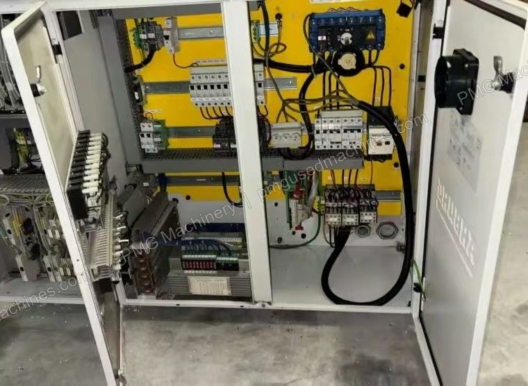 待确认 ARBURG Injection Molding Machine (Model Pending) machine photo 8