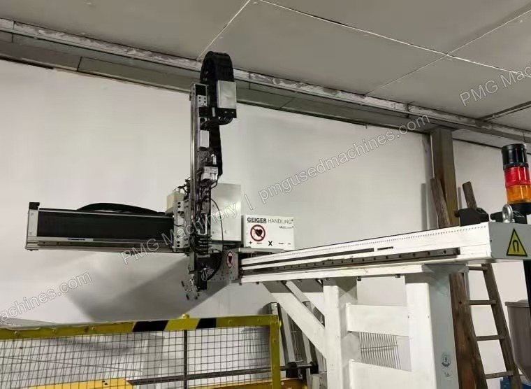 待确认 ARBURG Injection Molding Machine (Model Pending) machine photo 5