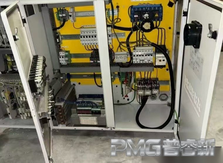 待确认 ARBURG Injection Molding Machine (Model Pending) machine photo 8